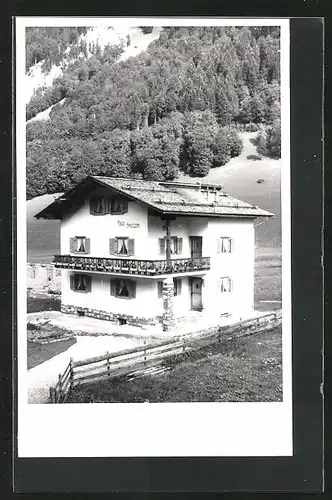 AK Klösterle a. Arlberg, Blick auf Pension Haus Enzian