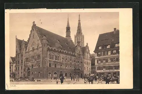 AK Ulm, Blick auf Rathaus und Münster mit Passanten