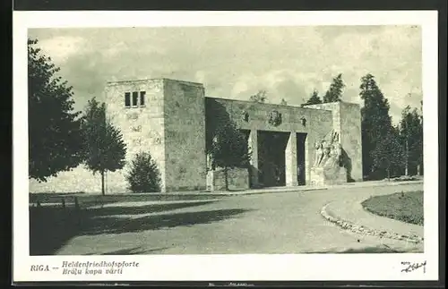 AK Riga, Heldenfriedhofspforte, Bralu kapu värti