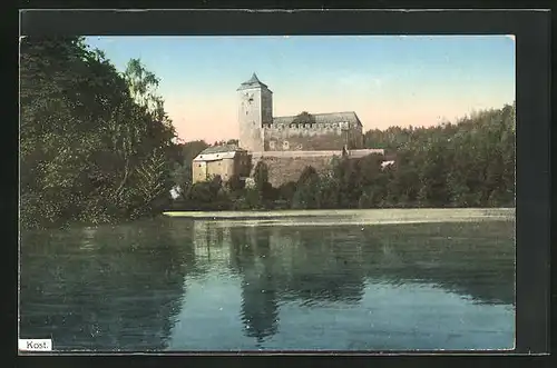 AK Libosovice, Kost, Blick vom Wasser zur Kirche