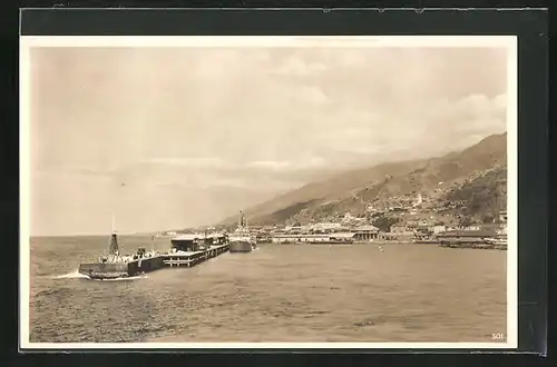 AK La Guayra, Ships at the Harbour