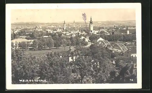 AK Wels, Totale der Stadt mit der Brücke über den Fluss