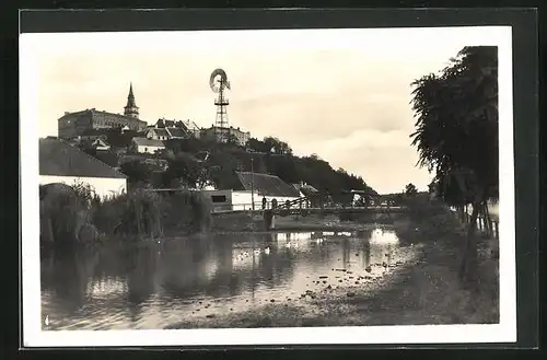 AK Jemnice, Ortspartie an der Brücke