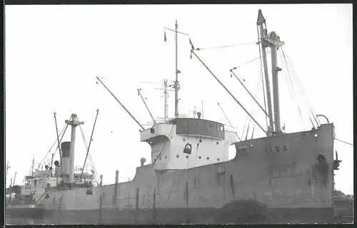 Fotografie Frachtschiff Lise mit Schlepper auf Steuerbord