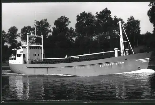 Fotografie Frachtschiff Susanne Scan in einem Kanal