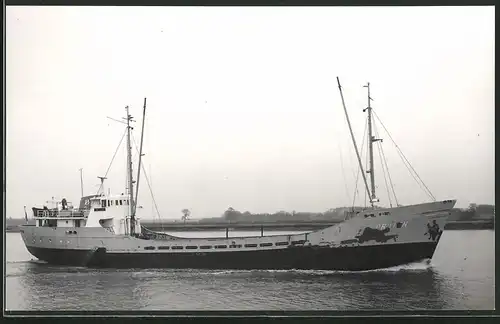 Fotografie Frachtschiff Proton in Fahrt