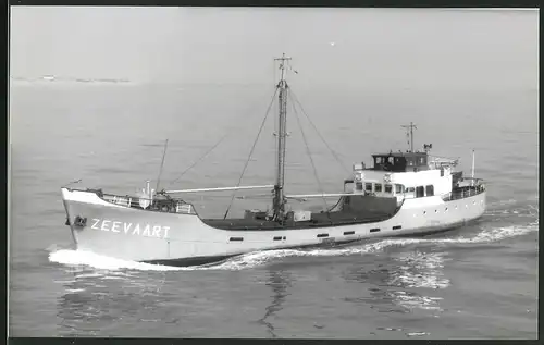 Fotografie Frachtschiff Zeevaart auf See