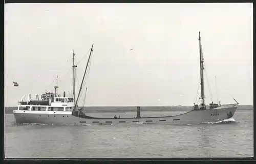 Fotografie Frachtschiff Rose in Fahrt