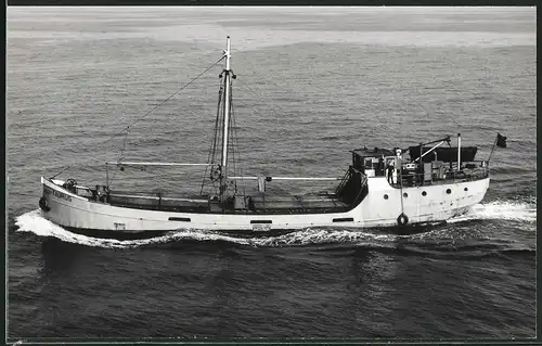 Fotografie Frachtschiff Taurus in voller Fahrt