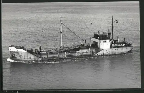 Fotografie Frachtschiff Theodora voll beladen auf See