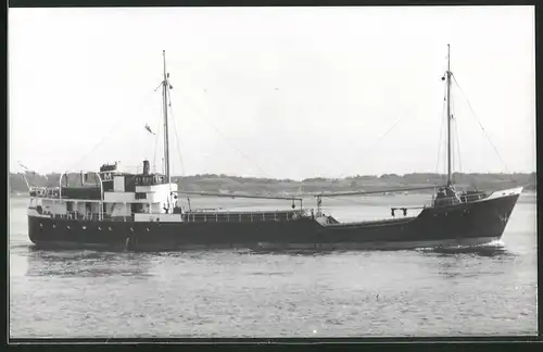 Fotografie Frachtschiff Trompenburgh in Fahrt