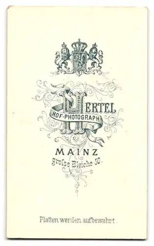 Fotografie C. Hertel, Mainz, Grosse Bleiche 50, Portrait eleganter Herr mit Moustache