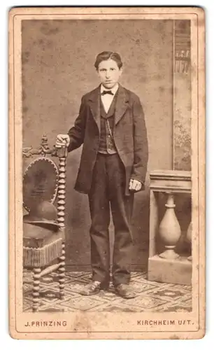Fotografie J. Prinzing, Kirchheim u /T., Portrait junger Mann in modischer Kleidung
