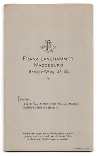 Fotografie Franz Langhammer, Magdeburg, Breite-Weg 21-22, Portrait Dame im Biedermeierkleid mit Locken