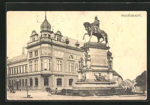 AK Bad Podiebrad / Podebrady, Denkmal auf dem Marktplatz