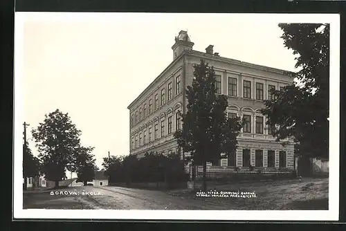 AK Borov, Skola, Schulgebäude