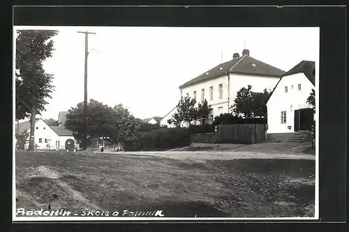 AK Radostin, Skola a Pomnik