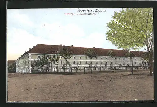 AK Theresienstadt / Terezin, Kavallerie Kaserne, Jezdecke kasarny