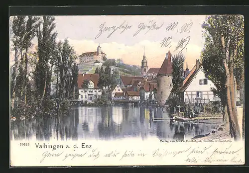 AK Vaihingen a. d. Enz, Flusspartie mit Burgberg und Kirchturm