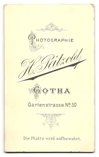 Fotografie H. Pätzold, Gotha, Gartenstrasse 50, Portrait süsses Kleinkind im weissen Kleid