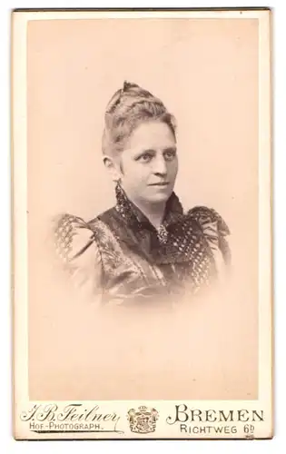 Fotografie Jean Baptiste Feilner, Bremen, Richtweg 6 b, Portrait junge Dame mit hochgestecktem Haar