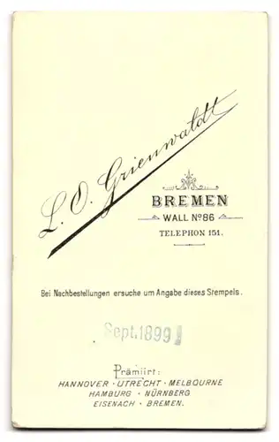 Fotografie L. O. Grienwaldt, Bremen, Wall 86, Portrait kleines Mädchen im weissen Kleid