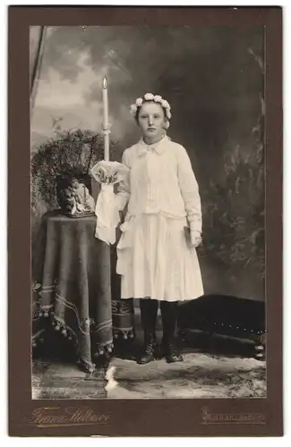 Fotografie Franz Stettmer, Schwarzach, Portrait junge Mädchen mit Kommunionskerze