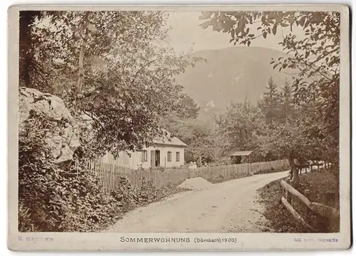 Fotografie K. Haller, Ansicht Dürnbach, Strassenpartie an einer Sommerwohnung