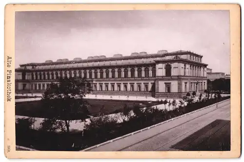 Fotografie Ferd. Finsterlin, München, Ansicht München, Blick zur Alten Pinakothek, Trockenstempel