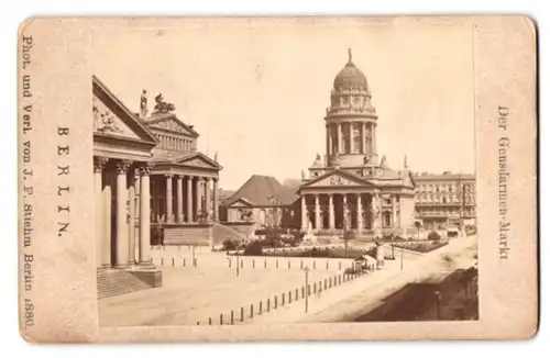 Fotografie J. F. Stiehm, Berlin, Ansicht Berlin, Partie am Gensdarmen- Markt mit Litfasssäule