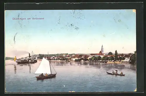 AK Überlingen, Bodensee mit Booten und Dampfer, Ortsansicht
