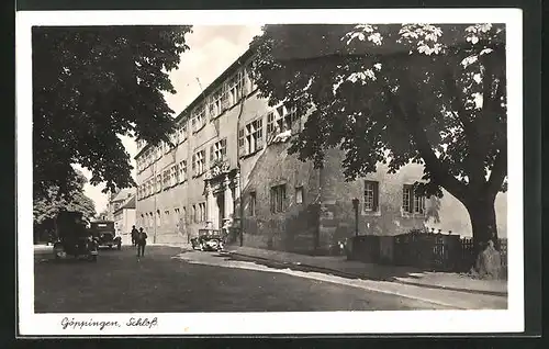 AK Göppingen, Schloss, Strassenpartie mit Droschken