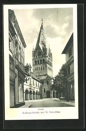 AK Soest, Rathaus-Strasse mit St. Petroklus