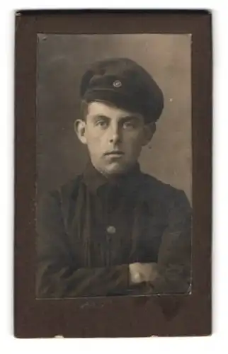 Mini-Fotografie Max Blum, Meerane i /S., Poststrasse 59, Portrait Soldat in Uniform mit Schirmmütze