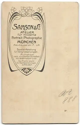 Fotografie Samson & Co., München, Neuhauserstrase 7, Portrait junge Dame im weissen Kleid mit Kerze