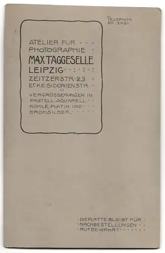 Fotografie Max Taggeselle, Leipzig, Zeitzerstr. 23, Portrait Offizier in Uniform mit Ordenspange