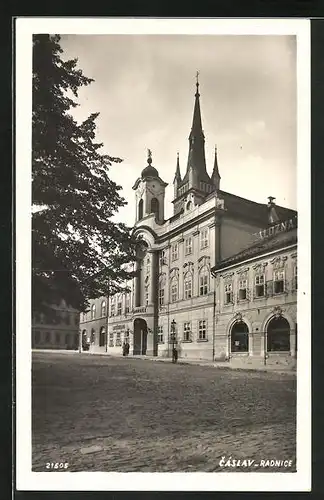 AK Tschaslau / Caslav, Radnice, Ansicht vom Rathaus