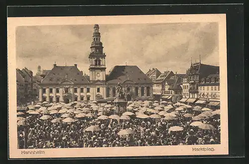 AK Mannheim, Marktplatz mit Denkmal