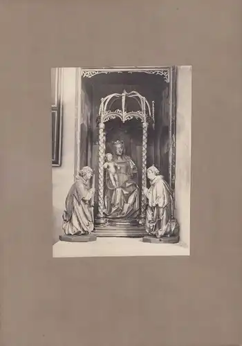 Fotografie unbekannter Fotograf, Ansicht Bernau bei Berlin, St. Marien-Kirche Sitzmadonna um 1520, Grossformat 41 x 29cm