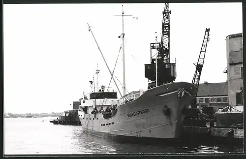 Fotografie Frachtschiff Dinkelstroom liegt am Hafenquai