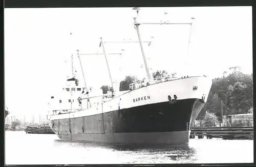 Fotografie Frachtschiff Barken auf Reede