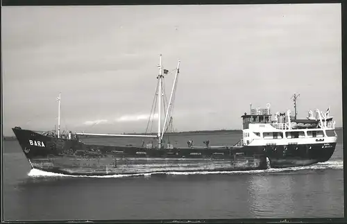 Fotografie Frachtschiff Bara bei ruhiger See in Fahrt