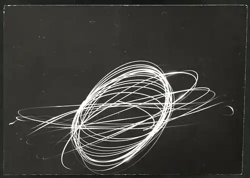 Fotografie Fotogramm Lichtquelle in kreisenden Bewegungen mit langer Belichtungszeit abgelichtet, Grossformat 25 x 17cm
