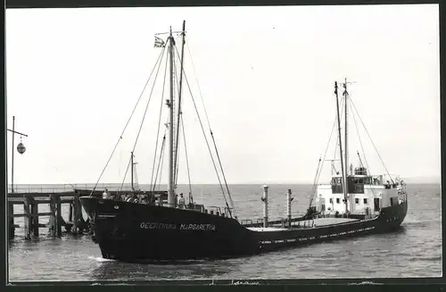 Fotografie Frachtschiff Geertruid Margaretha in Fahrt