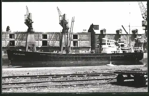 Fotografie Frachtschiff Flevoland im Hafen