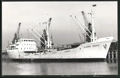 Fotografie Frachtschiff Gloria Maris im Hafen