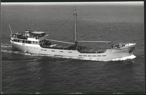 Fotografie Frachtschiff Geziena Hendrika in Fahrt