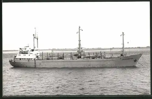 Fotografie Frachtschiff Ruth Dieter vor Anker