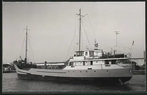 Fotografie Frachtschiff Seeschwalbe im Hafen