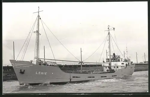 Fotografie Frachtschiff Lenie in Fahrt